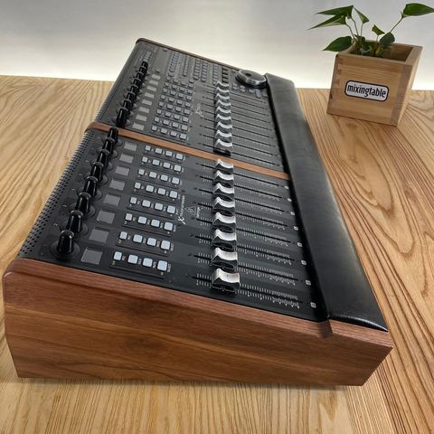 X-Touch EXT L Lux by Mixingtable