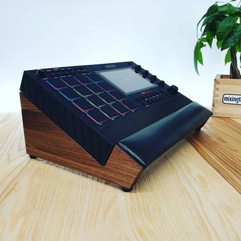 MPC Live II Lux by mixingtable