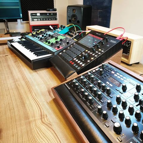 Saturday jam. MPC One / Peak / Grandmother. What flavour is your jam today? 🌶🍄? 👇