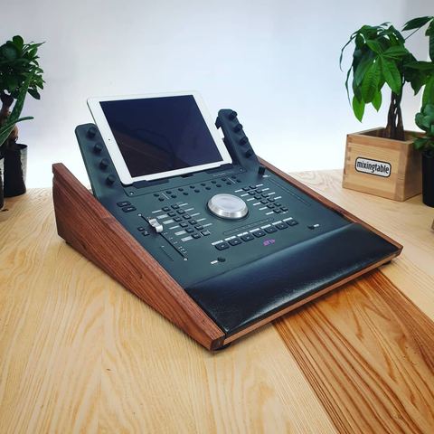 Avid Dock Lux