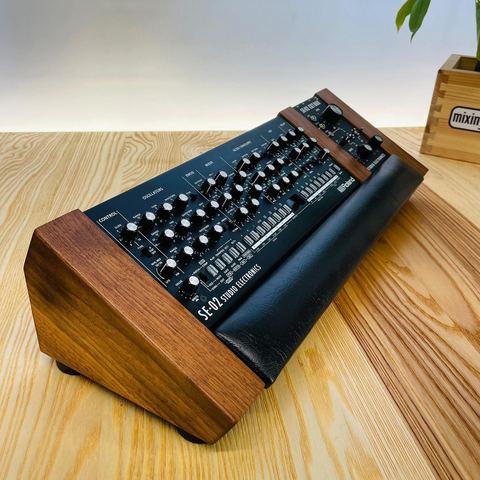 Walnut SE-02 EXT Box Lux by mixingtable