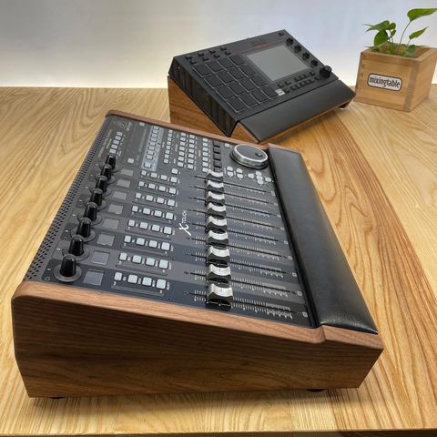 X-Touch Lux and MPC Live Lux by Mixingtable
