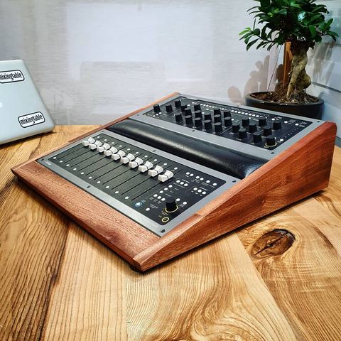 Console1 Fader Combi Lux Mahogany Edition