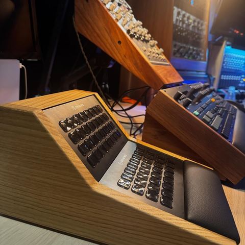 StreamDeack XL Duo V Lux Oak Edition by Mixingtable