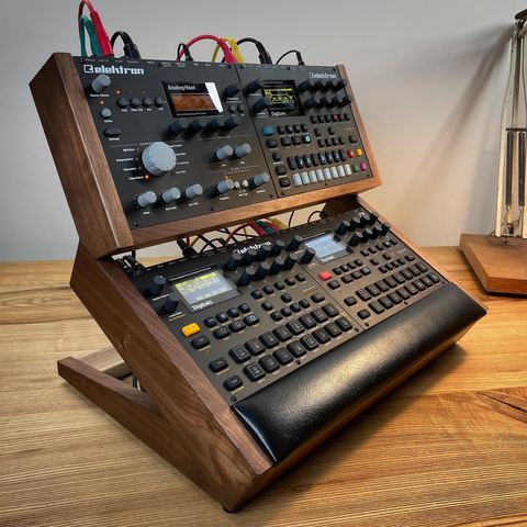 Elektron 2x2 Lux Walnut edition by mixingtable