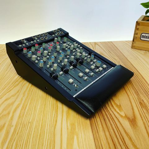 SSL SiX Lux custom black