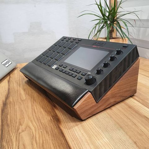 MPC Live Lux