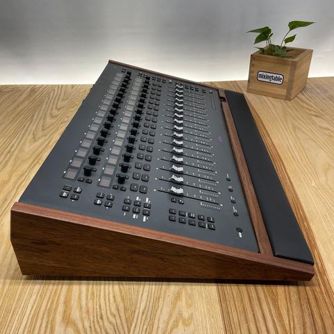 Avid S3 Lux Walnut Edition by Mixingtable