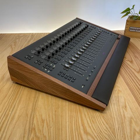 Walnut Avid S3 Lux by Mixingtable