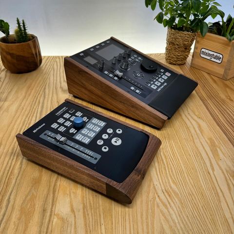Two faders 🎚️🎚️ Faderport2 Desk Stand and UF1 Lux