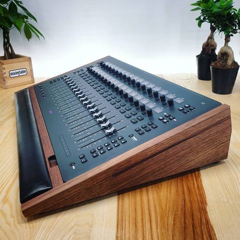 Walnut Avid S3 Lux by mixingtable