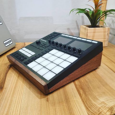 Walnut Maschine Mk3 Base Stand by mixingtable