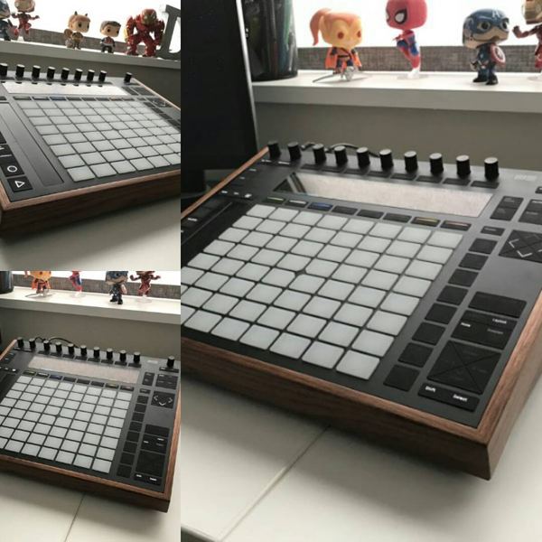 Push 2 desk stand