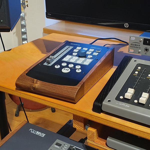 Walnut Faderport 2 Desk Stand