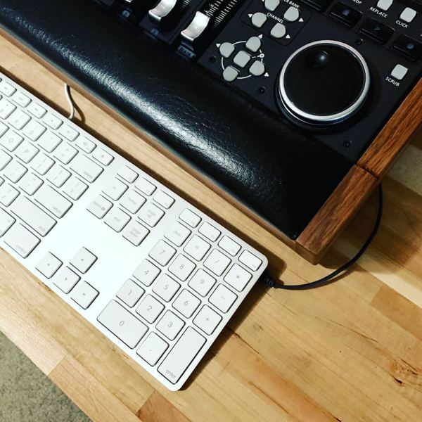 Walnut X-Touch Lux