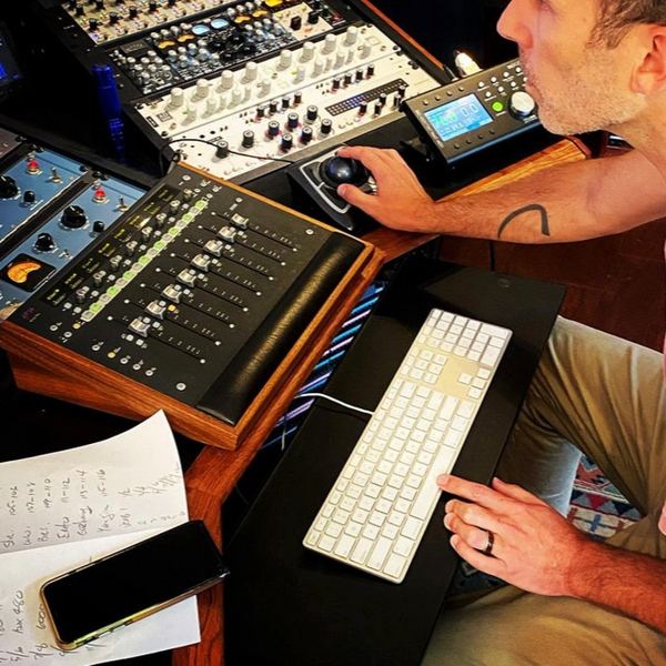 Walnut Avid Artist Mix Lux