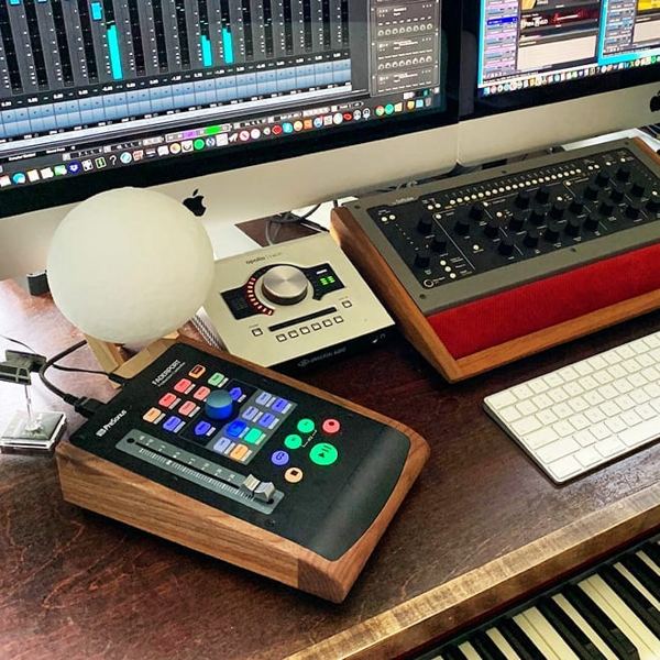 Faderport 2 and custom Console1 Lux