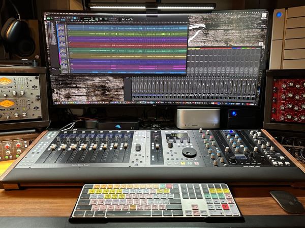 UF8 UF1 UC1 Trio Lux, Walnut Edition