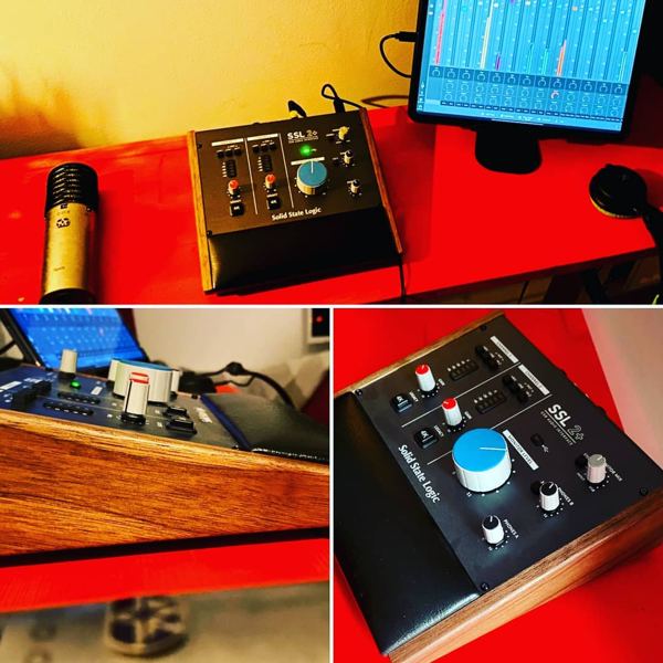 SSL2 / 2+ walnut desk stand