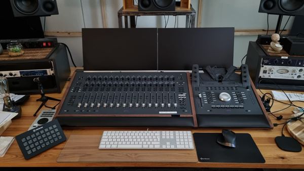 Avid S3 Dock Duo Lux